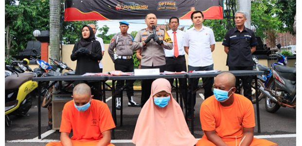 Pasutri asal Nganjuk Kompak Curi 30 Motor, Dijual ke Penadah di Tuban Pasutri asal Nganjuk Kompak Curi 30 Motor, Dijual ke Penadah di Tuban