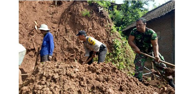 Kediri Siaga Bencana Longsor Kediri Siaga Bencana Longsor