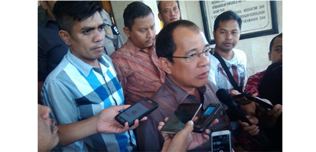 Keluarga Korban Penipuan Dimas Kanjeng Hingga Ratusan Miliar, Lapor Polda Jatim Keluarga Korban Penipuan Dimas Kanjeng Hingga Ratusan Miliar, Lapor Polda Jatim