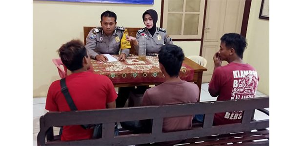 Kendarai Truk Dalam Kondisi Mabuk, 3 Pemuda di Blitar Diamankan Polisi Kendarai Truk Dalam Kondisi Mabuk, 3 Pemuda di Blitar Diamankan Polisi