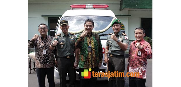 Kodim Kota Malang Terima Bantuan Mobil Jenazah Kodim Kota Malang Terima Bantuan Mobil Jenazah