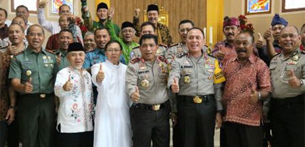 Kunjungi Banyuwangi, Asops Kapolri Sebut Perayaan Natal Aman Kunjungi Banyuwangi, Asops Kapolri Sebut Perayaan Natal Aman