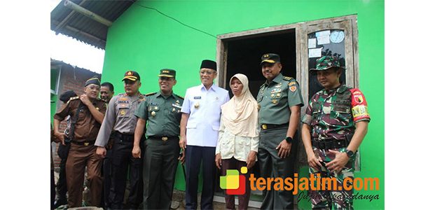 Kunjungi Blimbing Kediri, Aspers KSAD Sapa Warga di Lokasi TMMD Kunjungi Blimbing Kediri, Aspers KSAD Sapa Warga di Lokasi TMMD