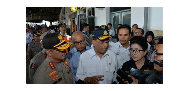 Kunjungi Madiun, Menhub Imbau Warga Tak Terbangkan Balon Udara Sembarangan Kunjungi Madiun, Menhub Imbau Warga Tak Terbangkan Balon Udara Sembarangan