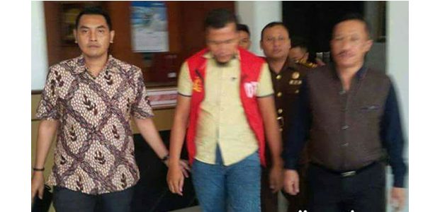 Kuras Uang Nasabah Hingga 6 Miliar, 2 Oknum Pegawai BRI Sampang Ditahan Kuras Uang Nasabah Hingga 6 Miliar, 2 Oknum Pegawai BRI Sampang Ditahan