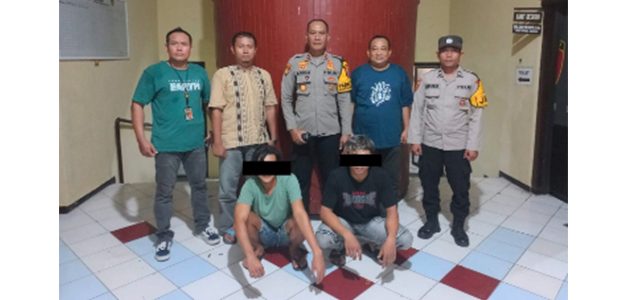 Usai Bertanya “Koen Bedes Yo?”, 2 Pria di Lamongan Hajar Korbannya Usai Bertanya “Koen Bedes Yo?”, 2 Pria di Lamongan Hajar Korbannya