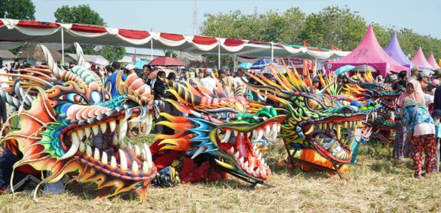 Kali Kedua, Lamongan Jadi Ajang Festival Layang-layang Naga Kali Kedua, Lamongan Jadi Ajang Festival Layang-layang Naga