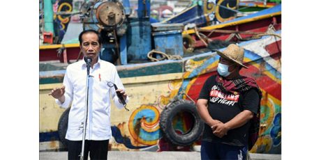 Kunjungi TPI Brondong Lamongan, Presiden Sanggupi Permintaan Nelayan