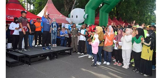 HUT Korpri ke-51, Ribuan Peserta Ikuti Jalan Sehat dari Titik 0 KM Lamongan HUT Korpri ke-51, Ribuan Peserta Ikuti Jalan Sehat dari Titik 0 KM Lamongan