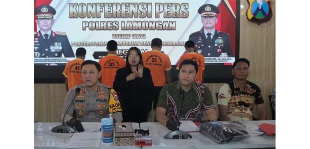 Satreskrim Polres Lamongan Ungkap Kasus Begal Hingga Penganiayaan Satreskrim Polres Lamongan Ungkap Kasus Begal Hingga Penganiayaan