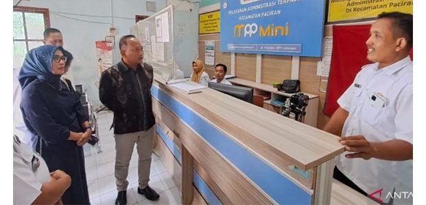 Datangi Kantor Kecamatan Paciran, Komisi A DPRD Lamongan Sidak Distribusi Blangko e-KTP Datangi Kantor Kecamatan Paciran, Komisi A DPRD Lamongan Sidak Distribusi Blangko e-KTP