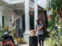 KPK Geledah Rumah Istri Ketua DPRD Jatim di Kembangbau Lamongan