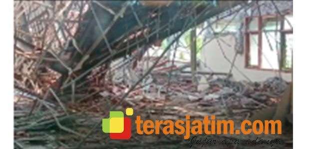 Gedung Asrama Haji Lamongan Ambruk Gedung Asrama Haji Lamongan Ambruk