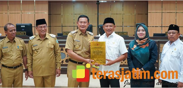 DPRD Lamongan Gelar Rapat Paripurna Bahas Perda Pertanggungjawaban APBD TA 2022 DPRD Lamongan Gelar Rapat Paripurna Bahas Perda Pertanggungjawaban APBD TA 2022