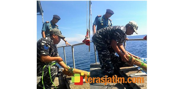 Lanal Banyuwangi Tenggelamkan 4 Amunisi Peninggalan Perang Dunia Kedua Lanal Banyuwangi Tenggelamkan 4 Amunisi Peninggalan Perang Dunia Kedua