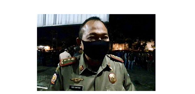 Langgar Jam Malam PSBB, 9 Resto di Surabaya Ditutup Paksa Langgar Jam Malam PSBB, 9 Resto di Surabaya Ditutup Paksa