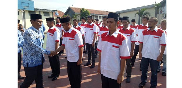 Lapas Madiun Kukuhkan Pasukan Merah Putih Narapidana Lapas Madiun Kukuhkan Pasukan Merah Putih Narapidana
