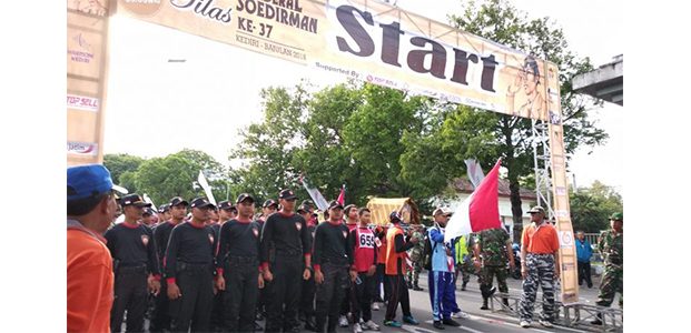 Lebih dari 1000 Peserta Ikuti Napak Tilas Jendral Sudirman Lebih dari 1000 Peserta Ikuti Napak Tilas Jendral Sudirman