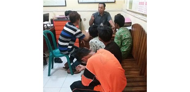 Lima Pelajar SMP di Ponorogo Diamankan Saat Pesta Miras Lima Pelajar SMP di Ponorogo Diamankan Saat Pesta Miras