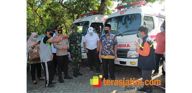 Jelang Vaksinasi Covid-19 di Lamongan, 11 Ambulan Jenis PSC-119 Disiagakan Jelang Vaksinasi Covid-19 di Lamongan, 11 Ambulan Jenis PSC-119 Disiagakan