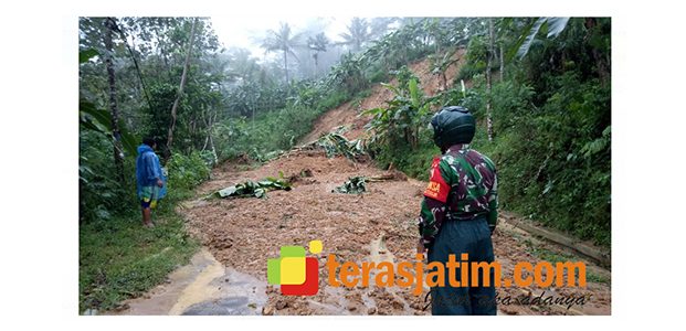 Longsor di Pacitan, Lumpuhkan Akses Utama Nawangan-Pakisbaru Longsor di Pacitan, Lumpuhkan Akses Utama Nawangan-Pakisbaru