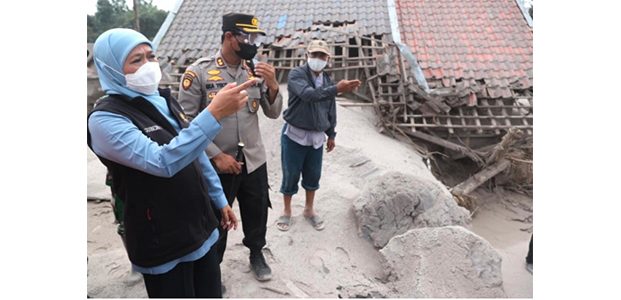 Kunjungi Lokasi Terdampak Erupsi Semeru di Lumajang, Ini Langkah Gubernur Khofifah Kunjungi Lokasi Terdampak Erupsi Semeru di Lumajang, Ini Langkah Gubernur Khofifah