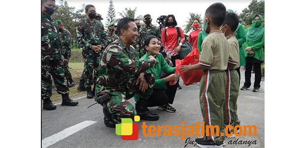 Kasad Jenderal Andika Bertemu 2 Anak Prajurit di Lumajang, Ini Kondisinya Kasad Jenderal Andika Bertemu 2 Anak Prajurit di Lumajang, Ini Kondisinya