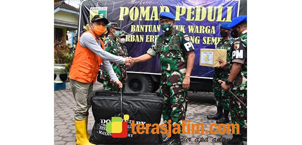 Peduli Korban Semeru, Puspom AD Beri Bantuan Peduli Korban Semeru, Puspom AD Beri Bantuan