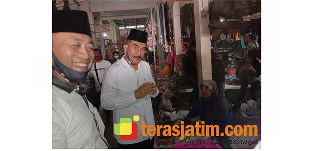 Antusias Warga Ngadirojo Sambut Hangat Kedatangan Mbois Antusias Warga Ngadirojo Sambut Hangat Kedatangan Mbois