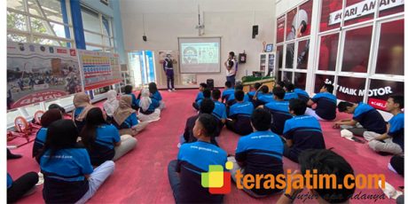 Sinergi dengan Kementerian Perhubungan, SMK Muhammadiyah 1 Kepanjen Gelar Safety Riding Training Peringati Hari Sumpah Pemuda
