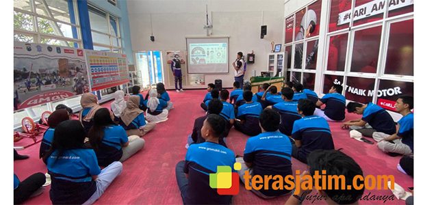 Sinergi dengan Kementerian Perhubungan, SMK Muhammadiyah 1 Kepanjen Gelar Safety Riding Training Peringati Hari Sumpah Pemuda Sinergi dengan Kementerian Perhubungan, SMK Muhammadiyah 1 Kepanjen Gelar Safety Riding Training Peringati Hari Sumpah Pemuda