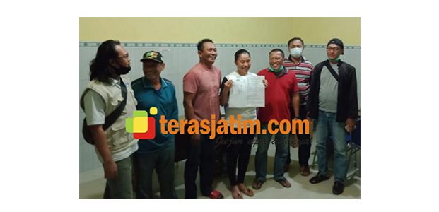 Mabuk di Tempat Karaoke, Oknum Perangkat Desa di Babat Lamongan Tampar Purel Mabuk di Tempat Karaoke, Oknum Perangkat Desa di Babat Lamongan Tampar Purel