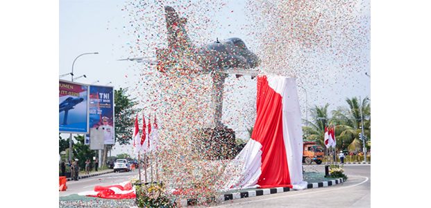 Monumen Pesawat Hawk MK 209 TT-0229 di Dumpil Madiun, Jadi Ikon Kota Dirgantara Monumen Pesawat Hawk MK 209 TT-0229 di Dumpil Madiun, Jadi Ikon Kota Dirgantara