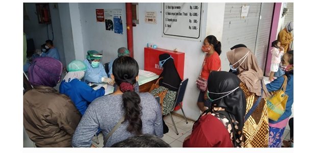 Gelar Rapid Tes Massal, Ratusan Pedagang Pasar di Kota Madiun Diketahui Reaktif Gelar Rapid Tes Massal, Ratusan Pedagang Pasar di Kota Madiun Diketahui Reaktif
