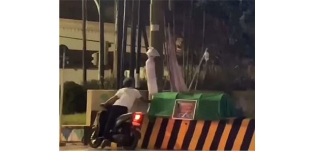 Demi Konten di Video, 3 Remaja di Madiun Curi Diorama Pocong Demi Konten di Video, 3 Remaja di Madiun Curi Diorama Pocong