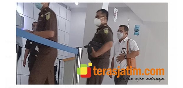 Tim Kejaksaan Agung Datangi Salah Satu Bank di Bangkalan, Ada Apa?