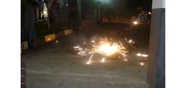 Main Mercon di Alun-Alun, 5 Remaja Tanggung Digaruk Polisi Main Mercon di Alun-Alun, 5 Remaja Tanggung Digaruk Polisi