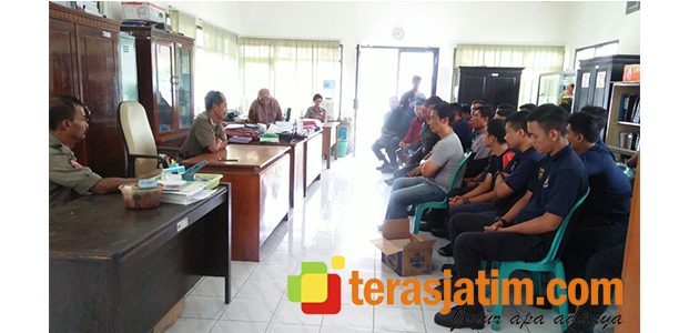 Masuk Bayar Pelicin, Belasan Petugas Damkar di Blitar Tak Digaji Masuk Bayar Pelicin, Belasan Petugas Damkar di Blitar Tak Digaji