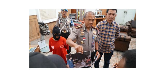 Hasil Hubungan Gelap, Perempuan ini Buang Bayinya di Tempat Sampah Hasil Hubungan Gelap, Perempuan ini Buang Bayinya di Tempat Sampah