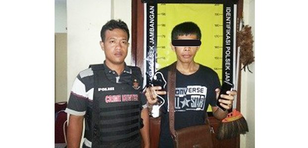 Menyaru Jadi Jamaah, Pemuda Asal Kabuh Jombang Mencuri di Masjid Akbar Surabaya Menyaru Jadi Jamaah, Pemuda Asal Kabuh Jombang Mencuri di Masjid Akbar Surabaya