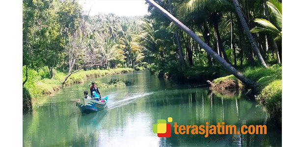 Menyusuri Keindahan Sungai Cokel Watukarung di Pacitan