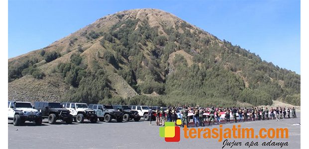 Meriahkan Hari Pahlawan, Menarmed 1/PY/2 Kostrad Gelar Touring Rubicon Broser 4×4 di Gunung Bromo Meriahkan Hari Pahlawan, Menarmed 1/PY/2 Kostrad Gelar Touring Rubicon Broser 4×4 di Gunung Bromo
