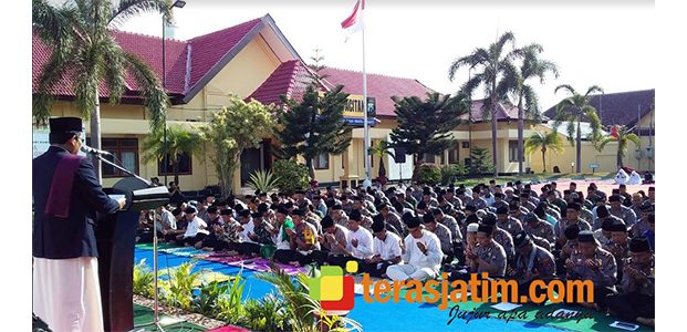 Minta Hujan dan Sambut Pilkades Serentak, Polres Pacitan Bersama Instansi Terkait Gelar Shalat Istisqa dan Istighosah Minta Hujan dan Sambut Pilkades Serentak, Polres Pacitan Bersama Instansi Terkait Gelar Shalat Istisqa dan Istighosah
