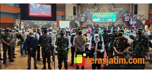 Pangdam Yakin Jatim Mampu Melebihi Target Vaksinasi Secara Mandiri Pangdam Yakin Jatim Mampu Melebihi Target Vaksinasi Secara Mandiri