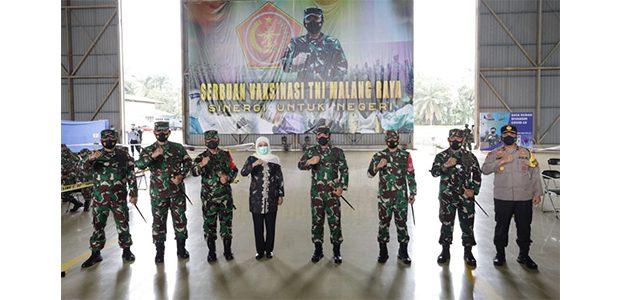 Panglima TNI Pantau Program Vaksinasi Bagi Babinsa di Malang Raya Panglima TNI Pantau Program Vaksinasi Bagi Babinsa di Malang Raya