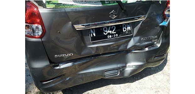 Mobil Istri Mantan Ketua PBNU Terlibat Kecelakaan di Baureno Bojonegoro Mobil Istri Mantan Ketua PBNU Terlibat Kecelakaan di Baureno Bojonegoro