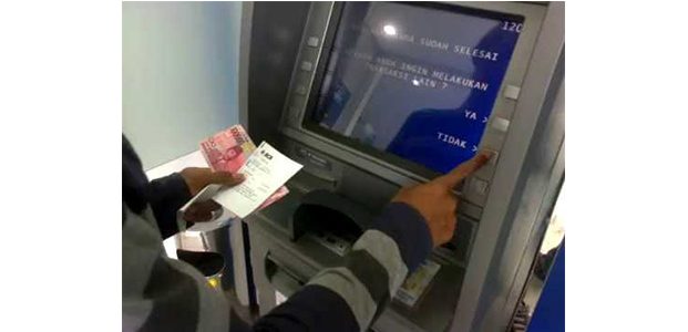 Nasabah Bank di Kediri yang Uangnya Raib, Jumlahnya Bertambah Nasabah Bank di Kediri yang Uangnya Raib, Jumlahnya Bertambah
