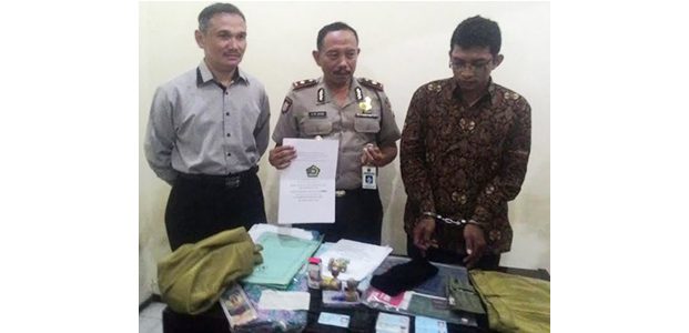 Ngaku Pegawai Kemenag, Guru Madrasah Asal Jabung Malang Tipu 6 Calon Jamaah Haji Ngaku Pegawai Kemenag, Guru Madrasah Asal Jabung Malang Tipu 6 Calon Jamaah Haji