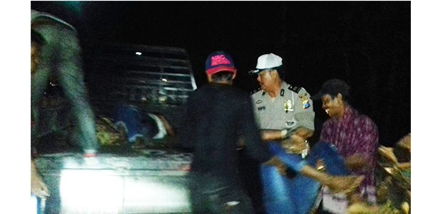 Ngebut Tanpa Lampu di Malam Hari, RX King Seruduk Pengendara Motor di Rengel Tuban Ngebut Tanpa Lampu di Malam Hari, RX King Seruduk Pengendara Motor di Rengel Tuban