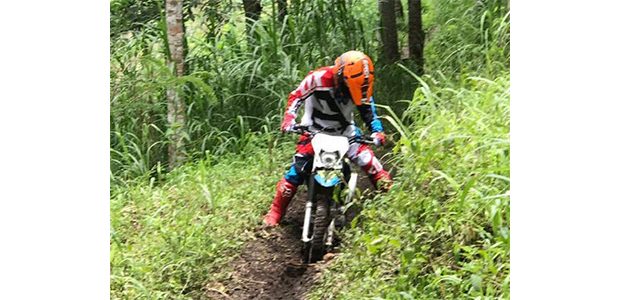 Perwira Polwan ini Hobi Ngetrail di Sirkuit Berlumpur Perwira Polwan ini Hobi Ngetrail di Sirkuit Berlumpur